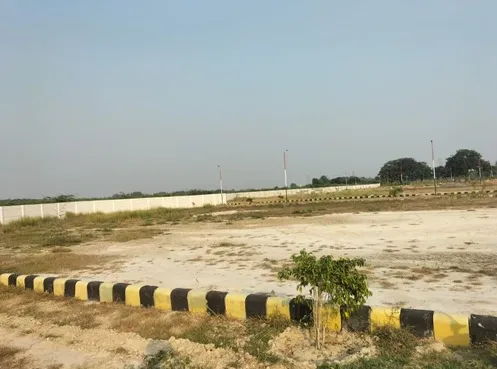 How much does it cost per square foot to build a house in Lucknow?