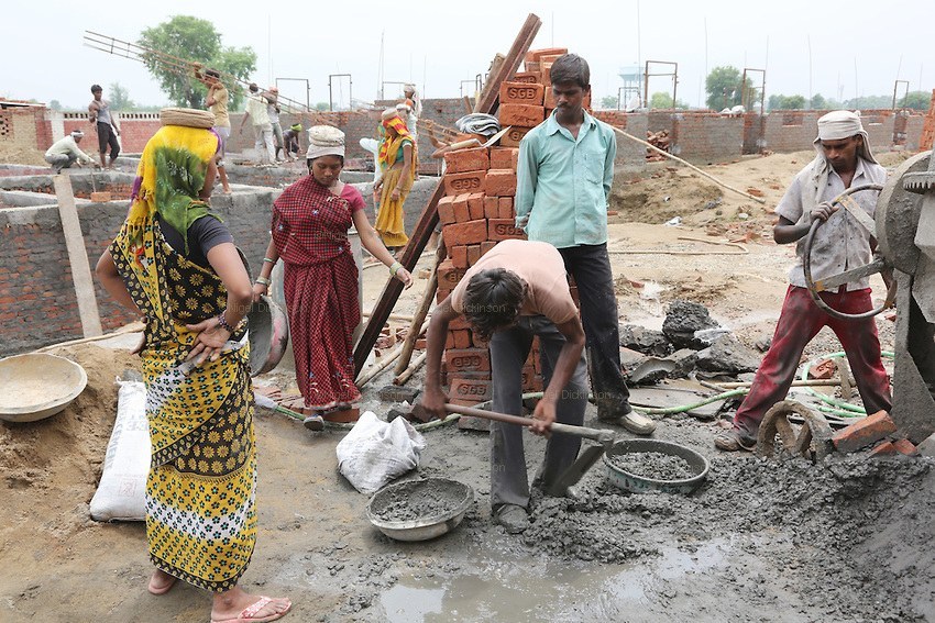 construction labours in lucknow